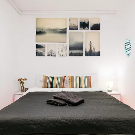 Premium Skyline With Free Parking & Panoramic View Apartment