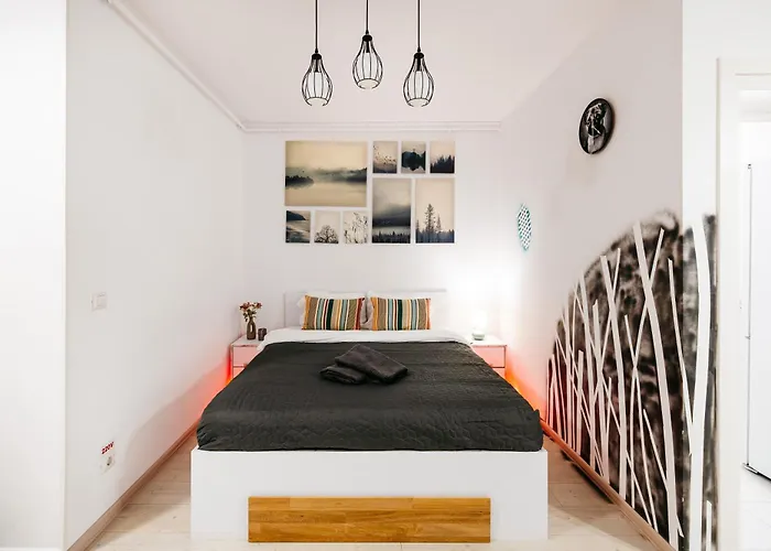 Premium Skyline With Free Parking & Panoramic View *