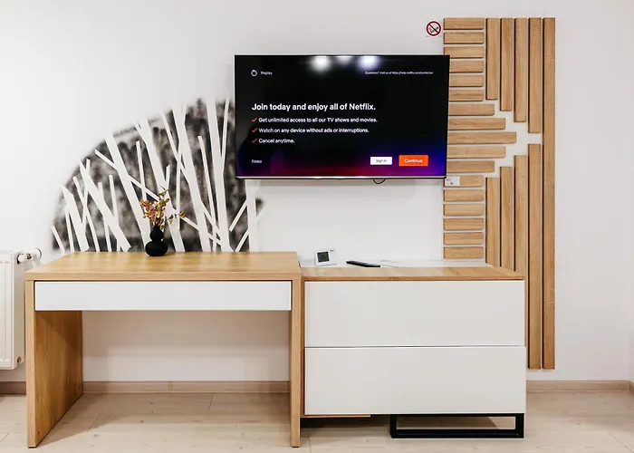 Premium Skyline With Free Parking & Panoramic View