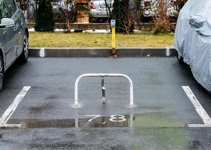 Premium Skyline With Free Parking & Panoramic View